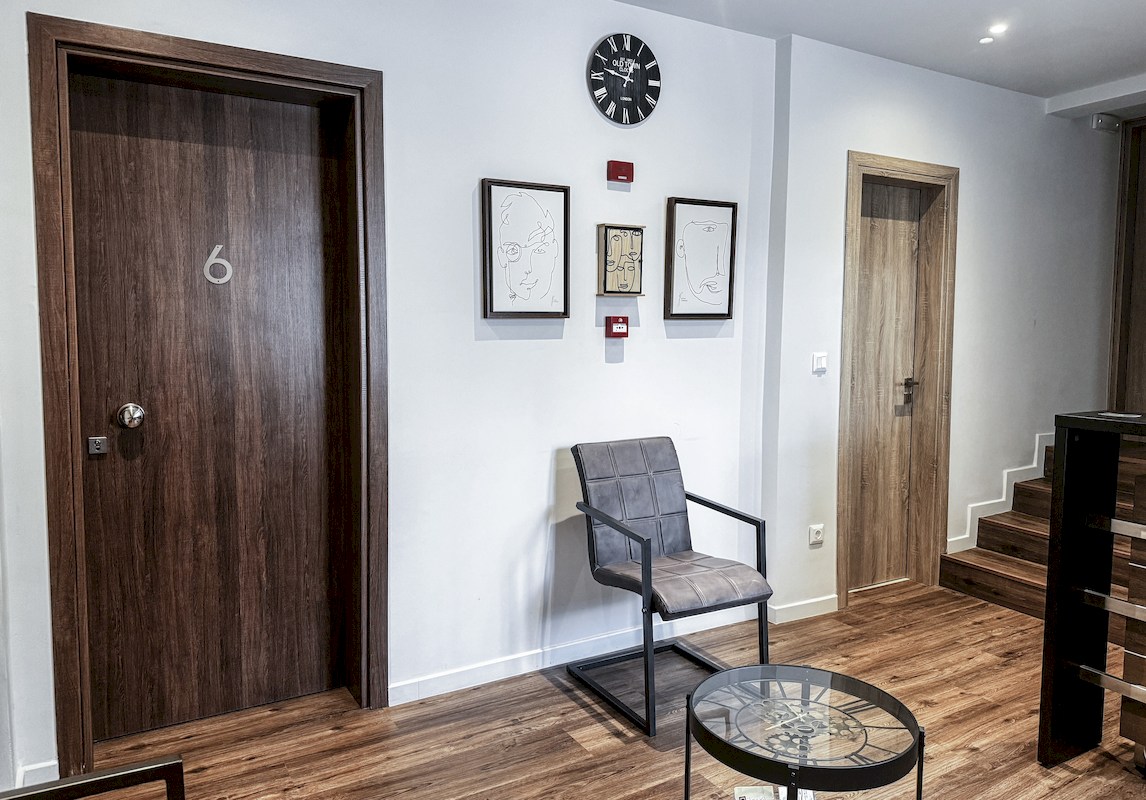 Komody Apartments - common area Delphi